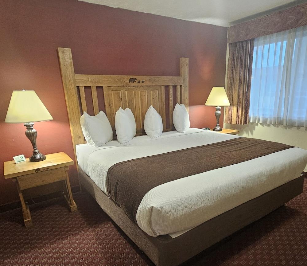 Three Bear Lodge photo 2