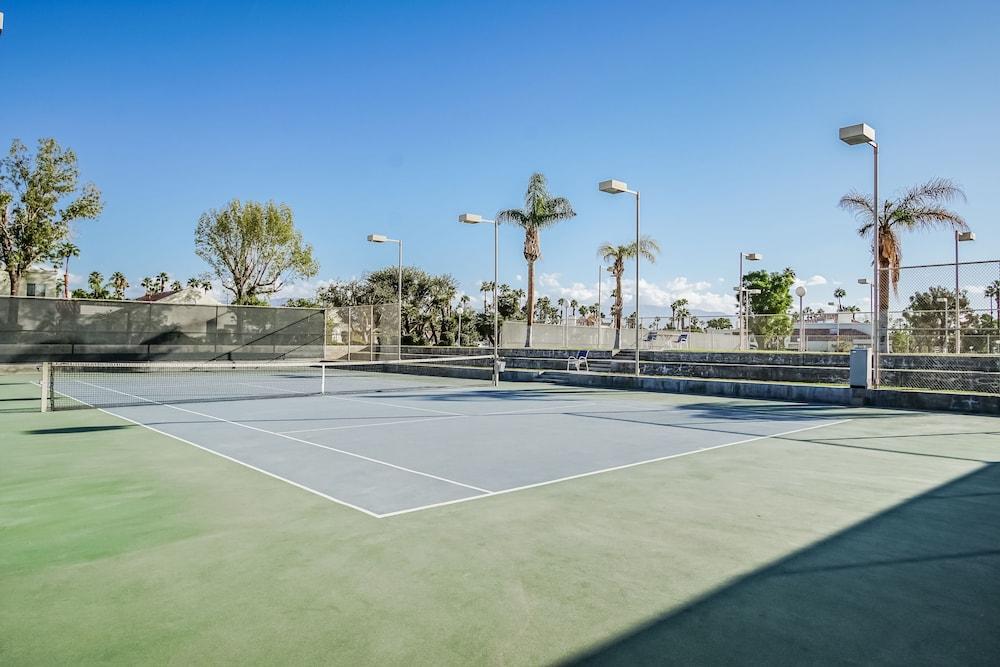 Desert Breezes Resort photo 38