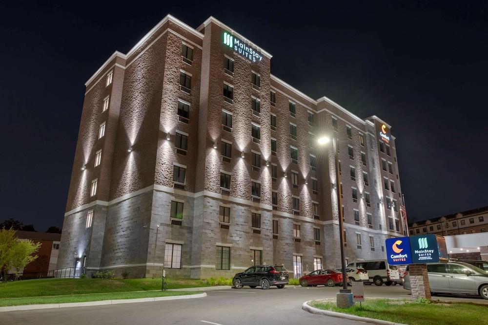 MainStay Suites Cincinnati University - Uptown photo 28