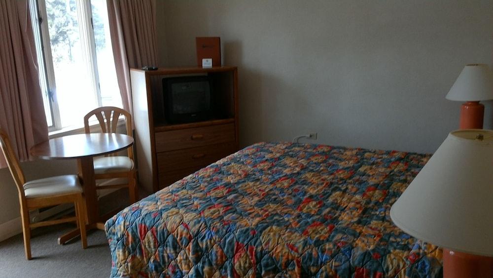 Spruceglen Inn photo 2