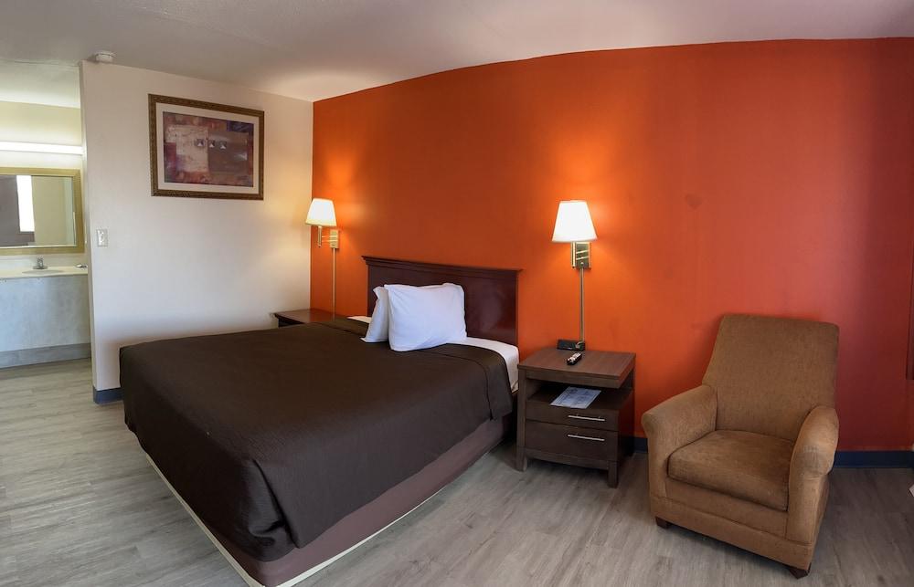 Economy Inn photo 6
