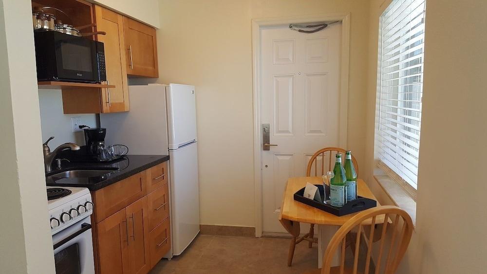 Le Cabanon Motel photo 36