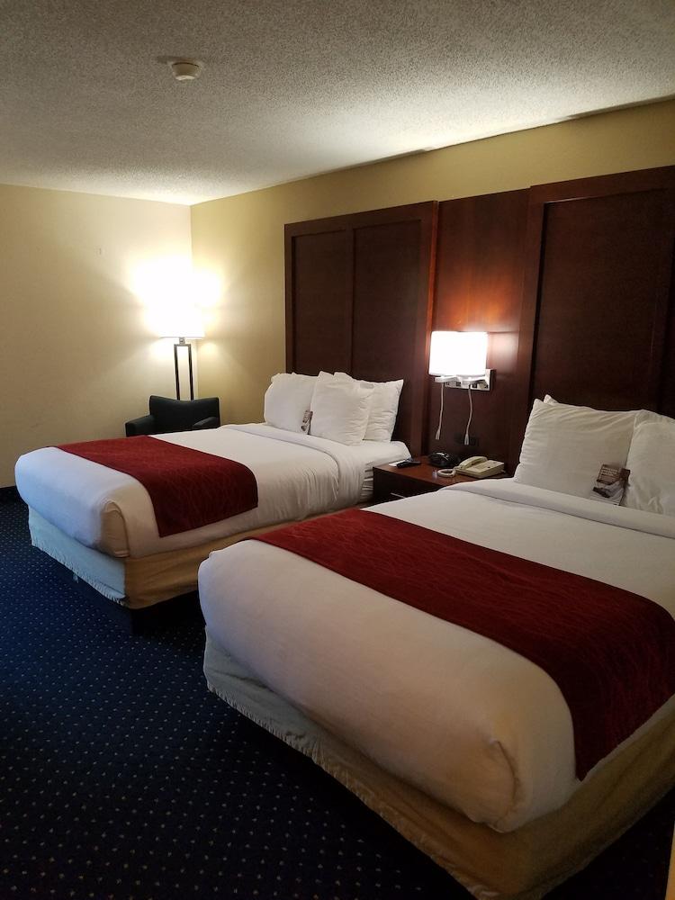 Comfort Inn Laurinburg photo 36