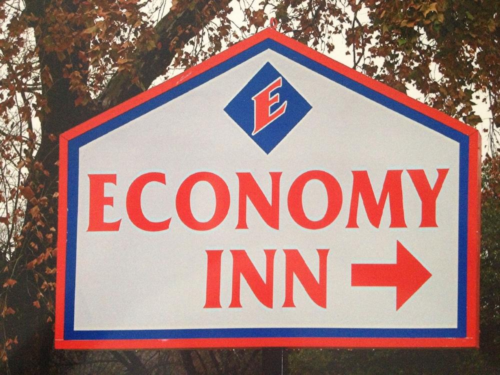 Economy Inn photo 7