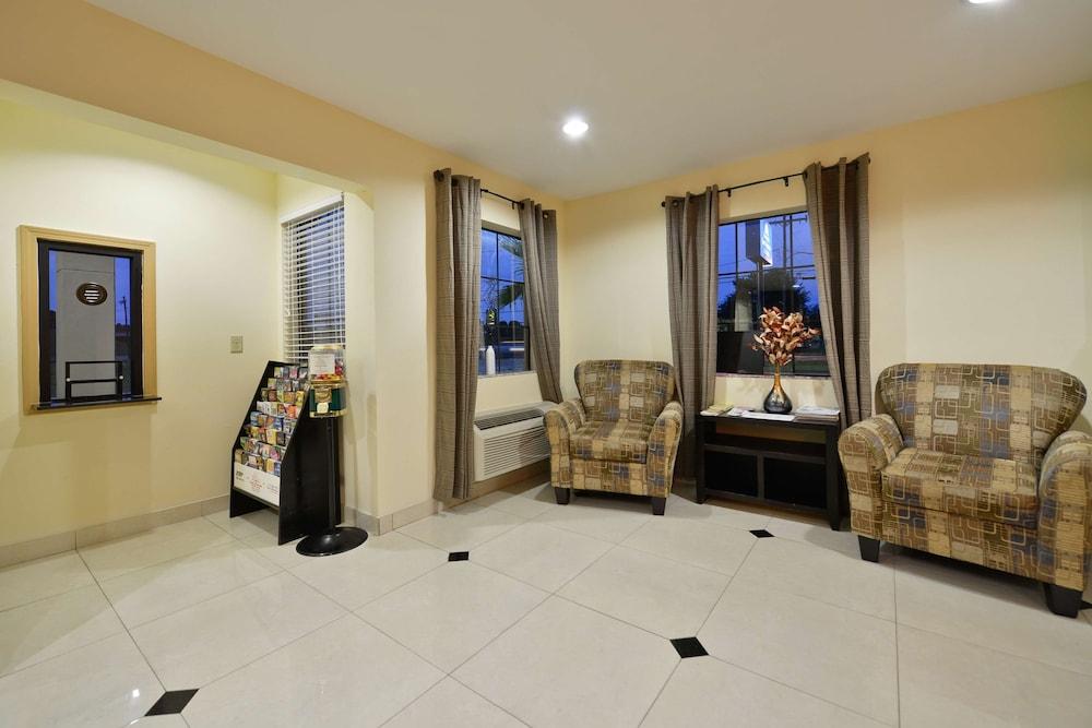 Americas Best Value Inn & Suites Lake Charles at I-210 Exit 11 photo 14