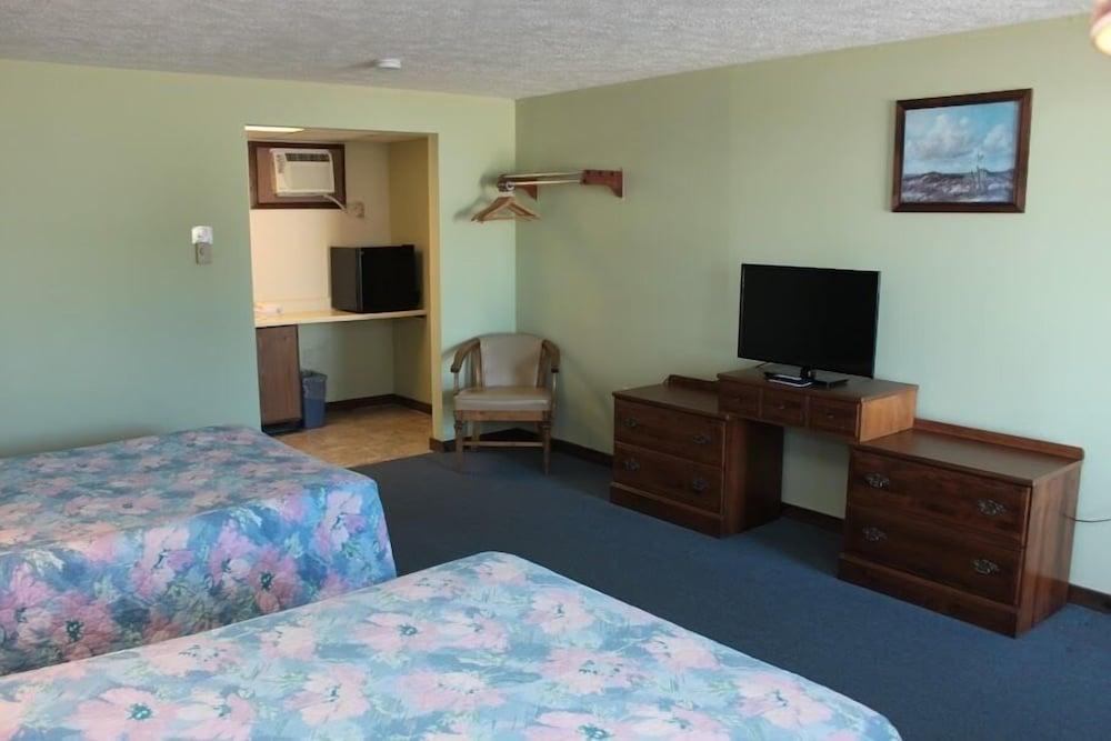 The Villager Motel photo 7