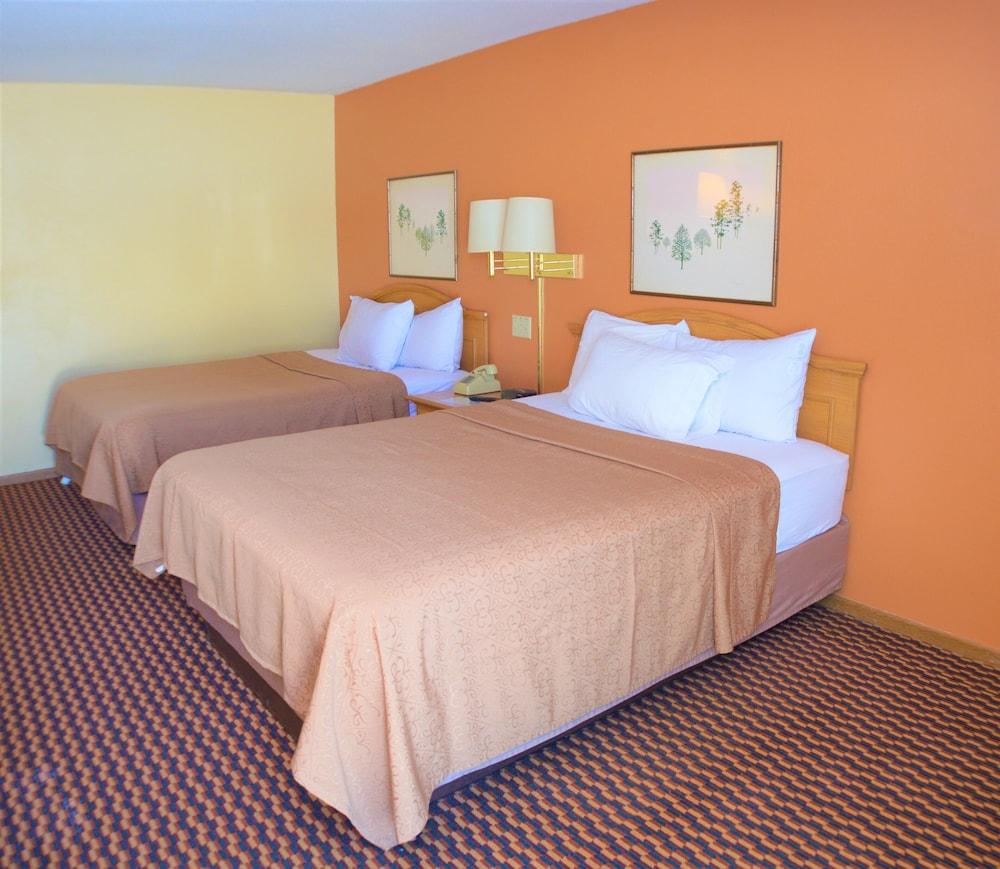 Old Towne Motel photo 17