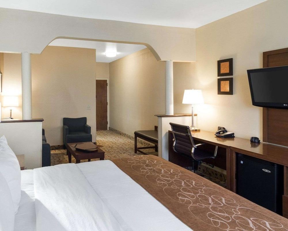 Quality Suites Midland North Loop 250 photo 35