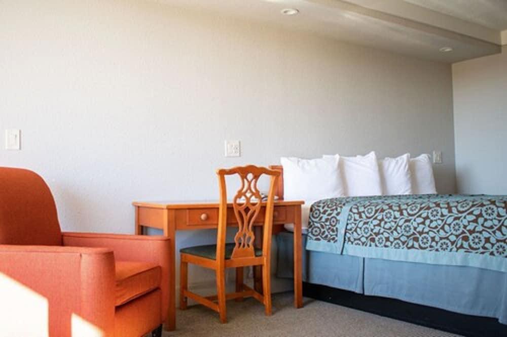 Days Inn by Wyndham Hillsboro TX photo 10