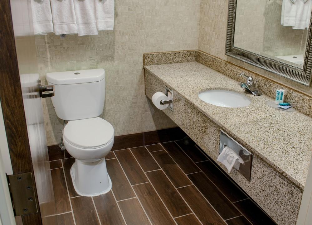 Hometown Inn photo 42
