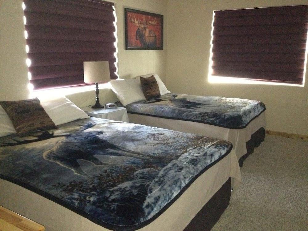 Twin Peaks Lodge and RV Park photo 4