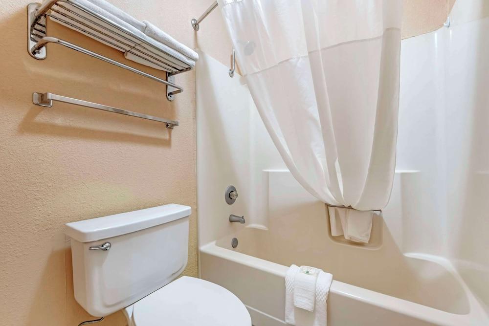 Quality Inn Amarillo West near Medical Center photo 16