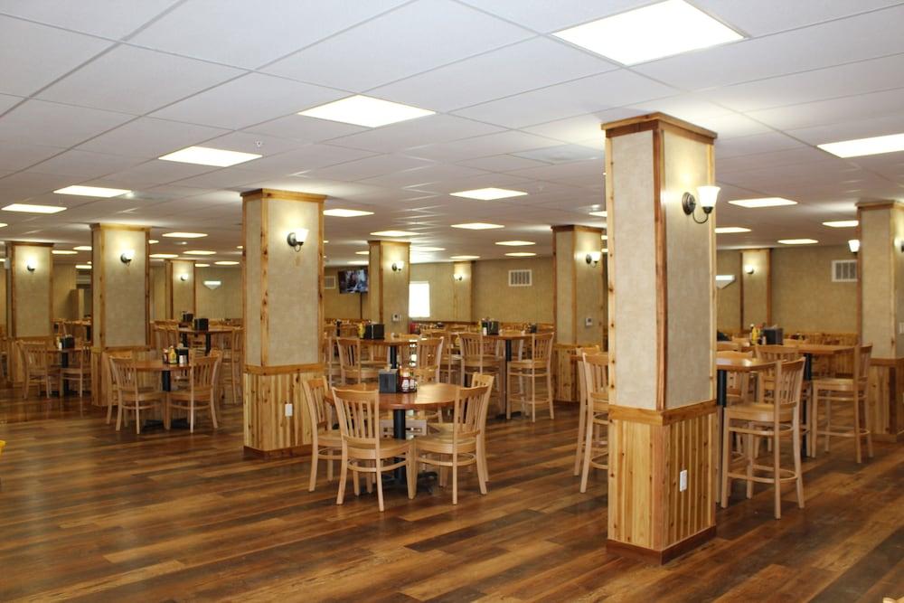 Target Hospitality-Seven Rivers Lodge Carlsbad photo 38