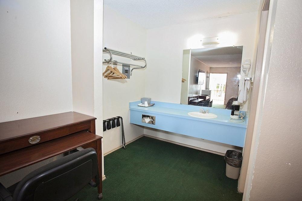 Executive Inn photo 6