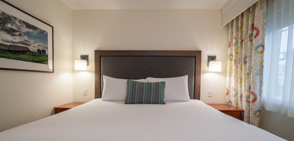 Best Western Plus University Park Inn & Suites photo 58