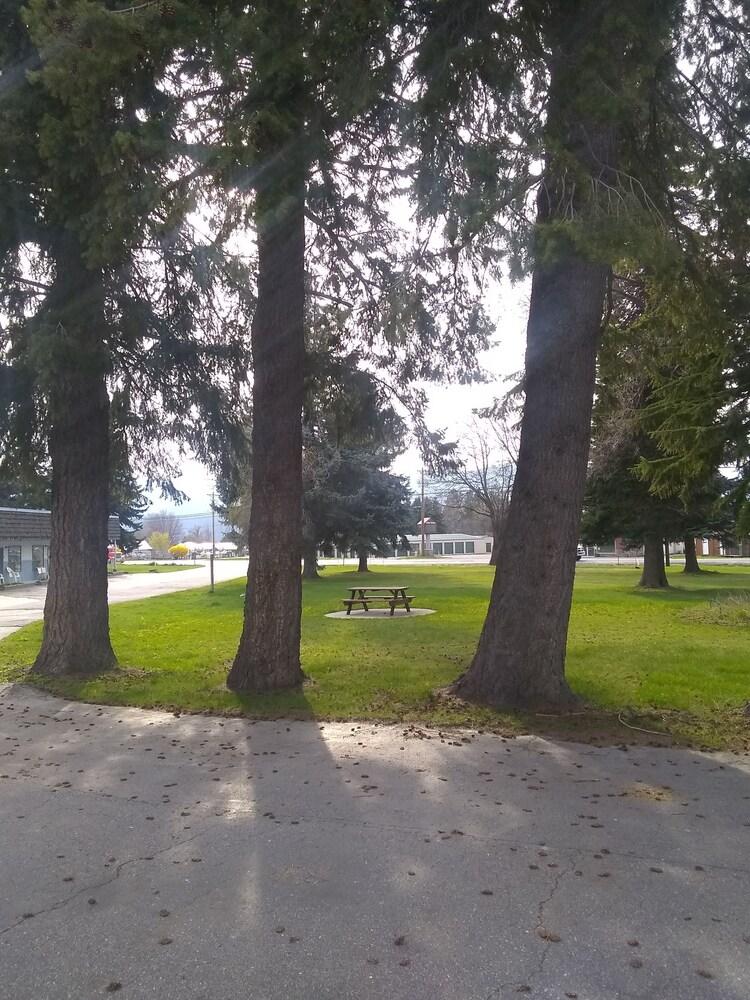Kootenai Valley Motel photo 7