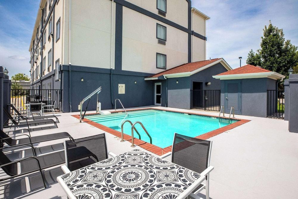 Days Inn by Wyndham Baton Rouge/I-10 photo 16