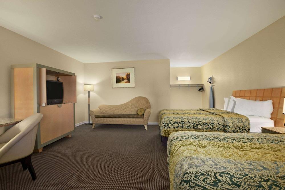 Travelodge by Wyndham Clovis photo 24