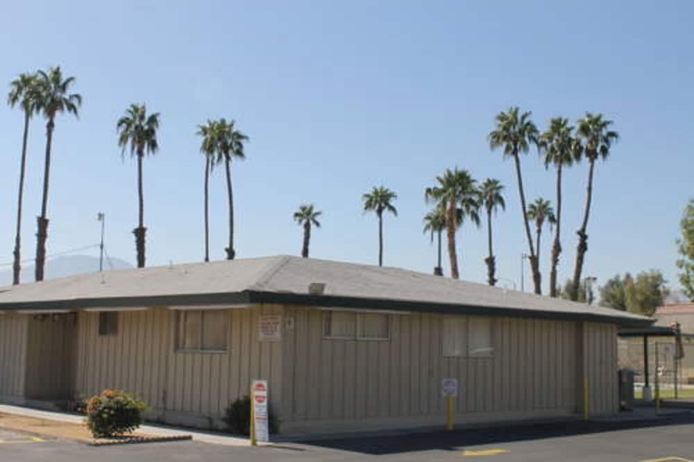 Indio Holiday Motel photo 38