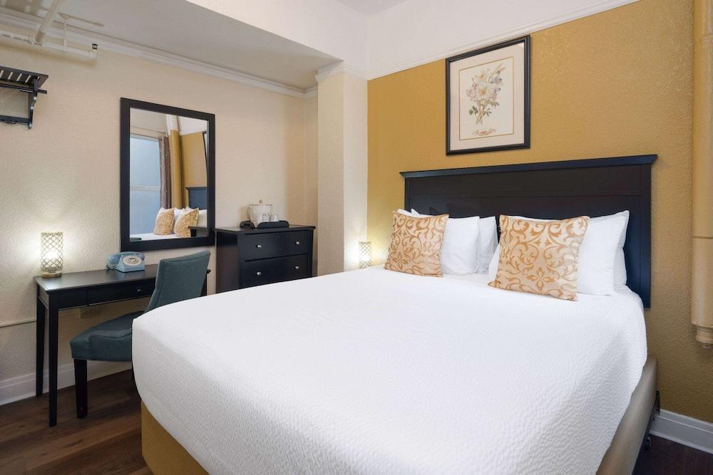 Gilmore Hotel, Trademark Collection by Wyndham photo 25