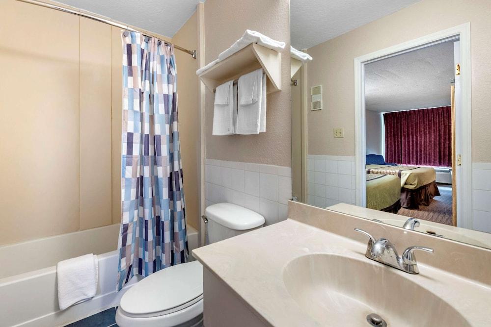 Rodeway Inn New Port Richey photo 25