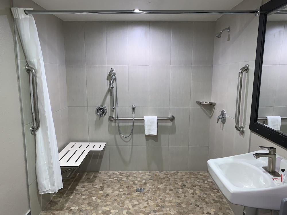 Skyways Hotel photo 8