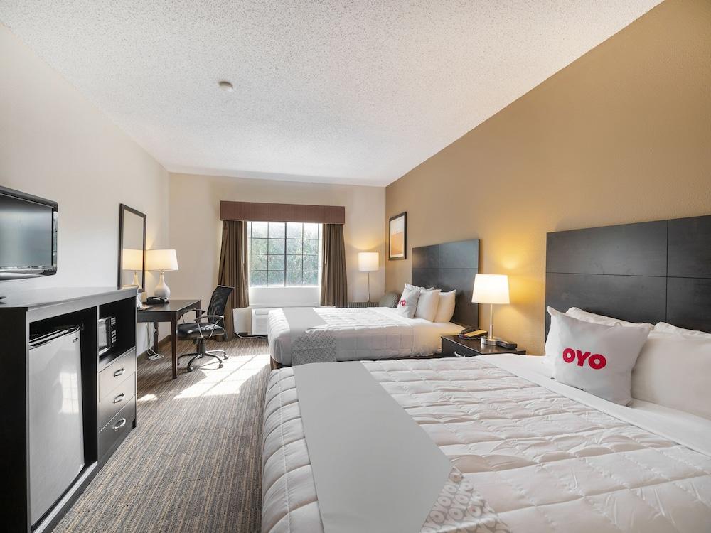Baymont by Wyndham Houston North photo 29