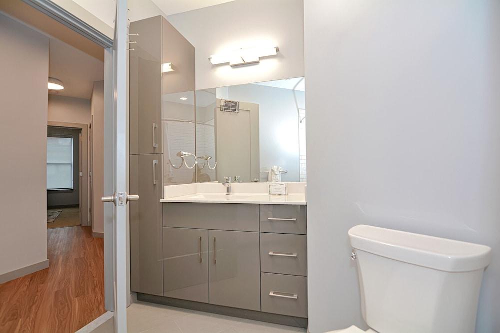 Global Luxury Suites Downtown Providence photo 79
