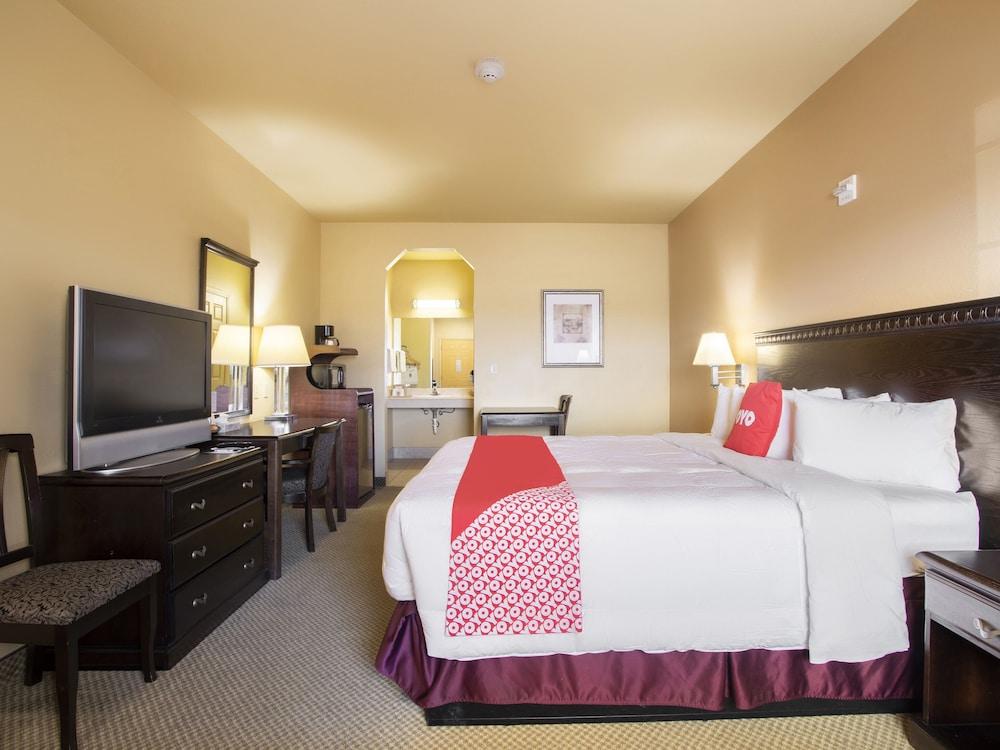 OYO Hotel Valley View TX, I-35 photo 6