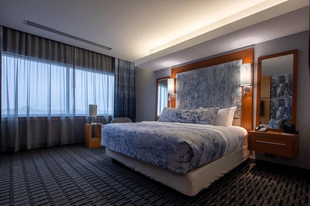 The Hotel at Kirkwood Center photo 13