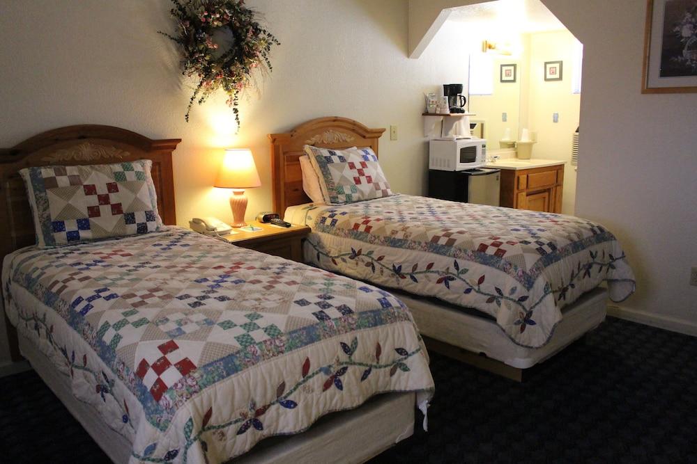 Barewood Inn and Suites photo 5