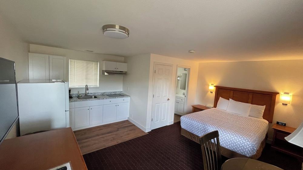 Morgan Inn And Suites photo 24