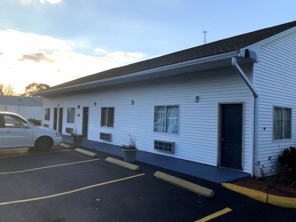 AmeriVu Inn & Suites photo 6
