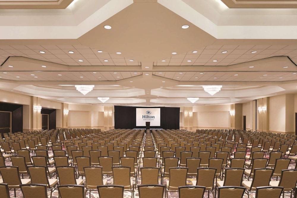 Hilton East Brunswick Hotel & Executive Meeting Center photo 29
