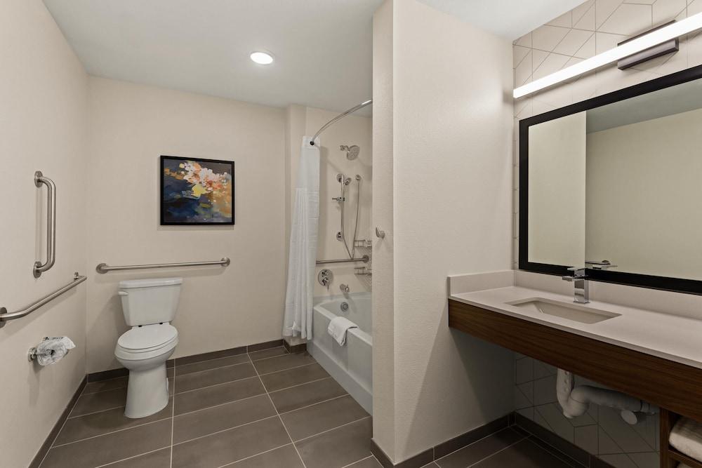 Everhome Suites Yuma East I-8 photo 21