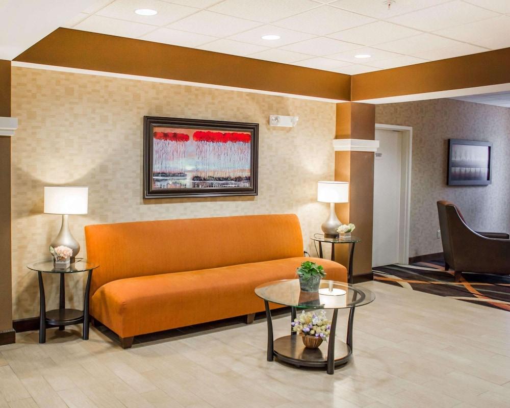 Comfort Suites Lewisburg near University photo 10