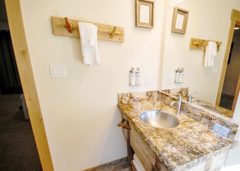 Tahoe Vistana Inn photo 98