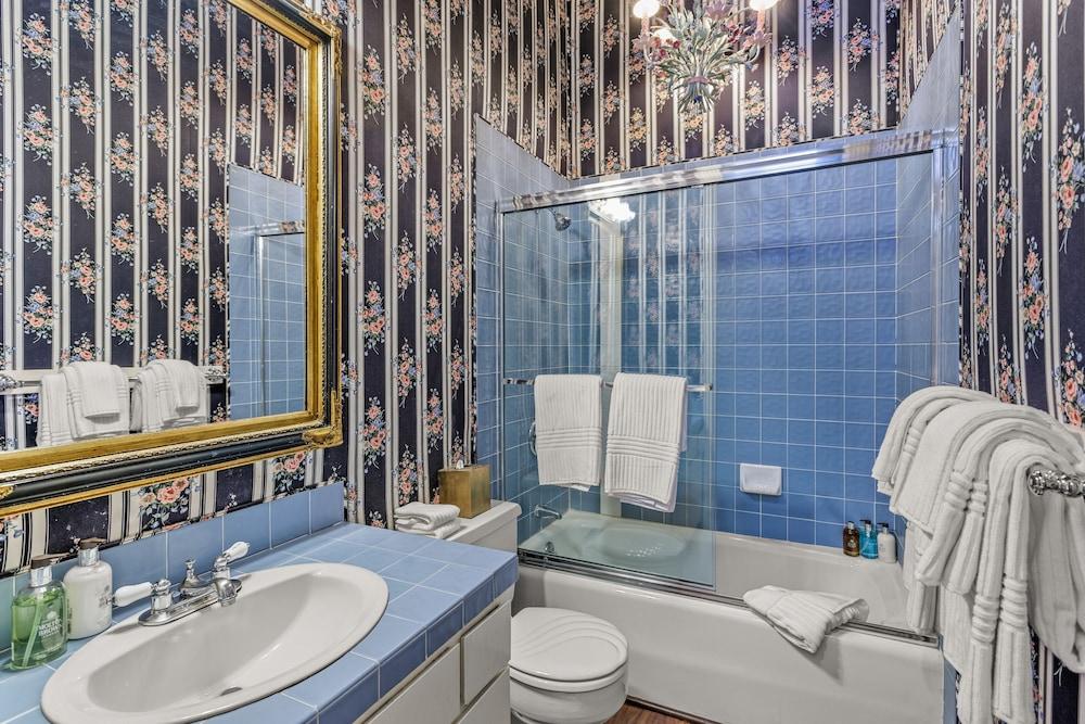 The Residence Hotel photo 8