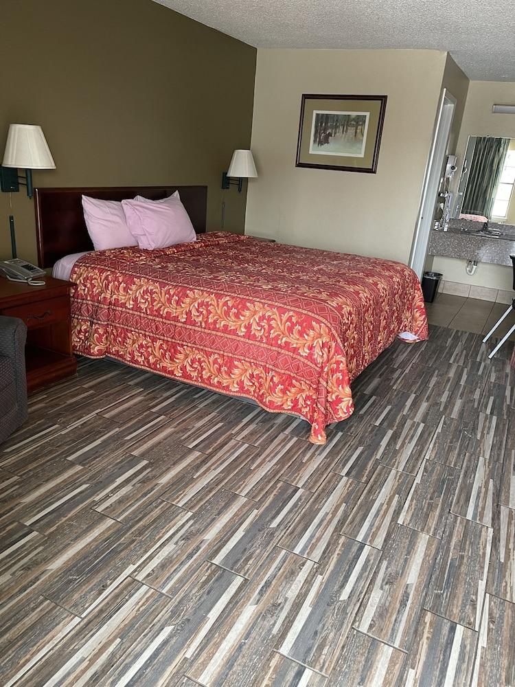 Plaza Inn Big Spring photo 15