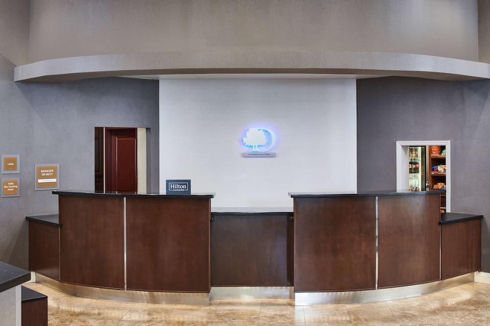DoubleTree by Hilton Fullerton photo 2