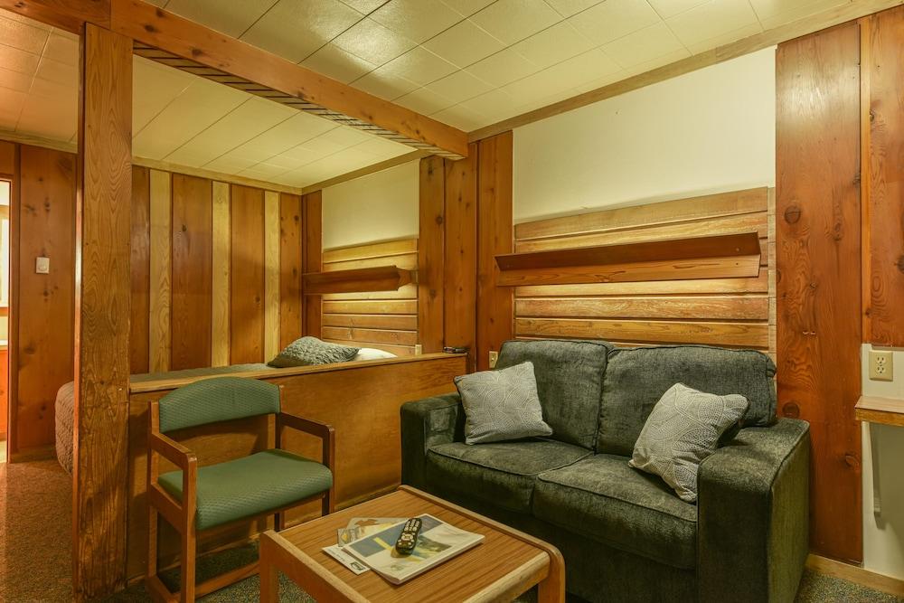 Sunset Oceanfront Lodging photo 64