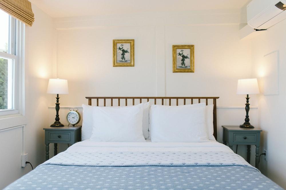 Admirals Quarters Inn photo 29