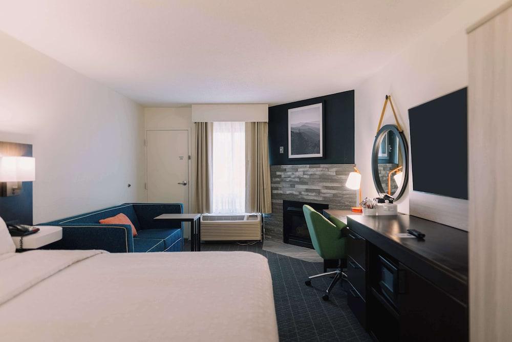 Hampton Inn Gatlinburg photo 11
