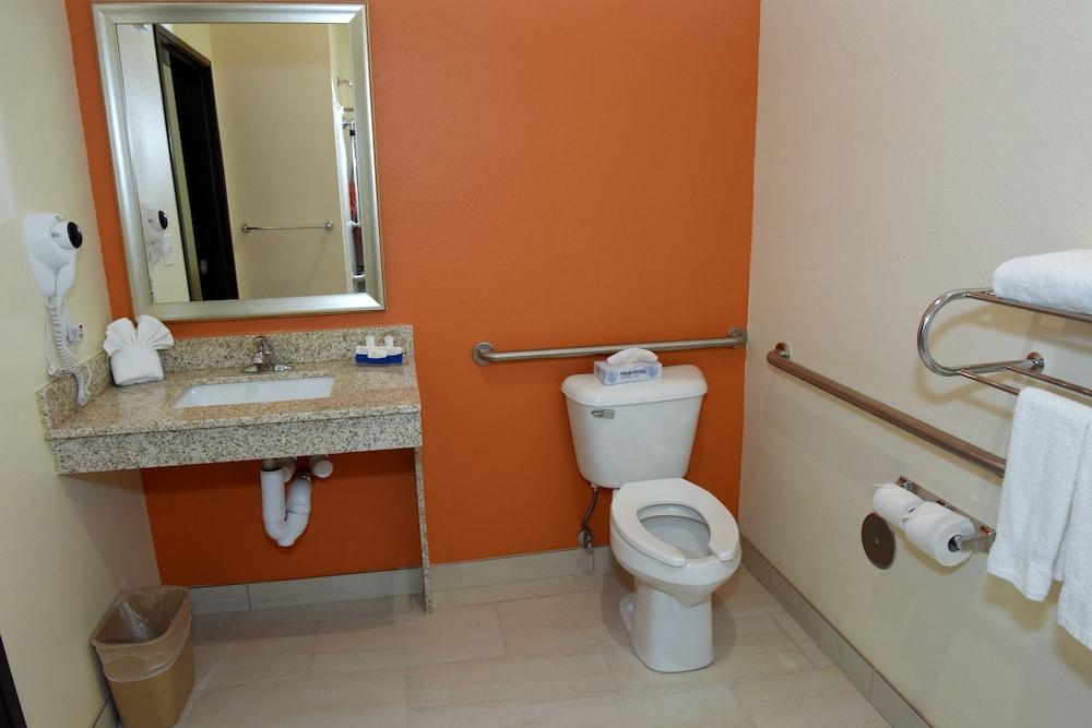 Home Away Suites photo 30