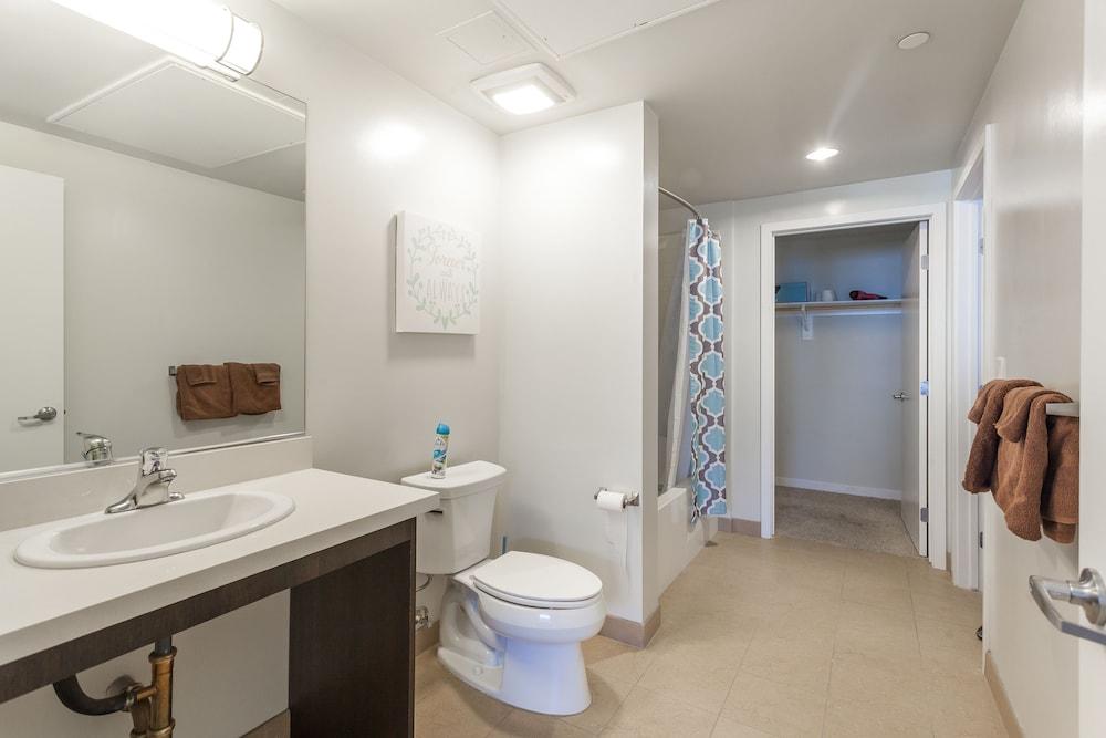 Tripbz Avalo Suites photo 32