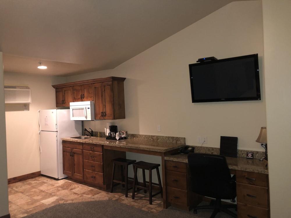 CB&M Executive Suites photo 22