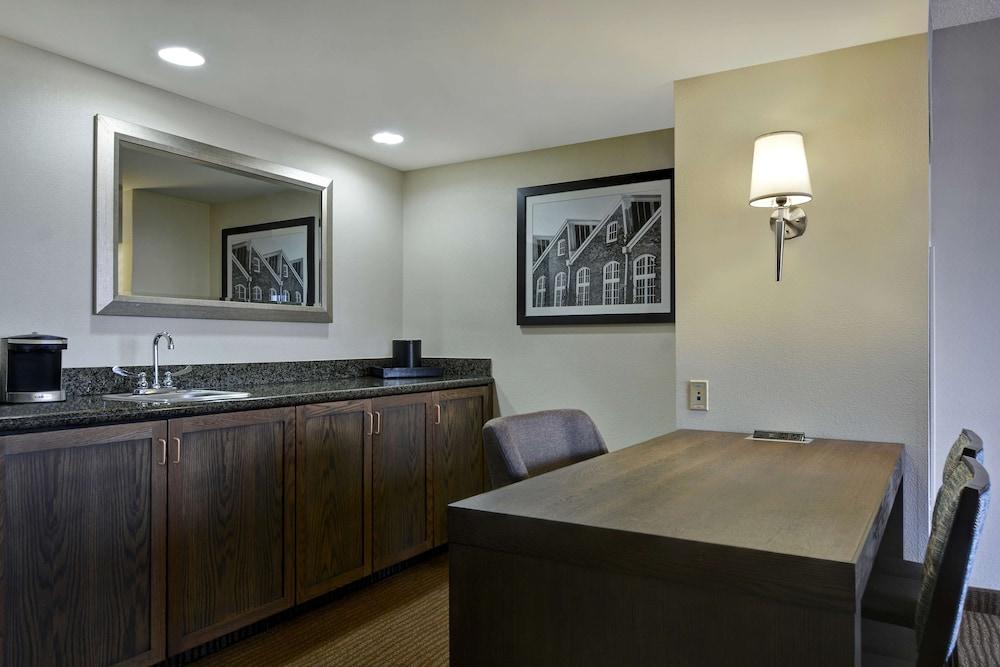 Embassy Suites Hotel Winston-Salem photo 21