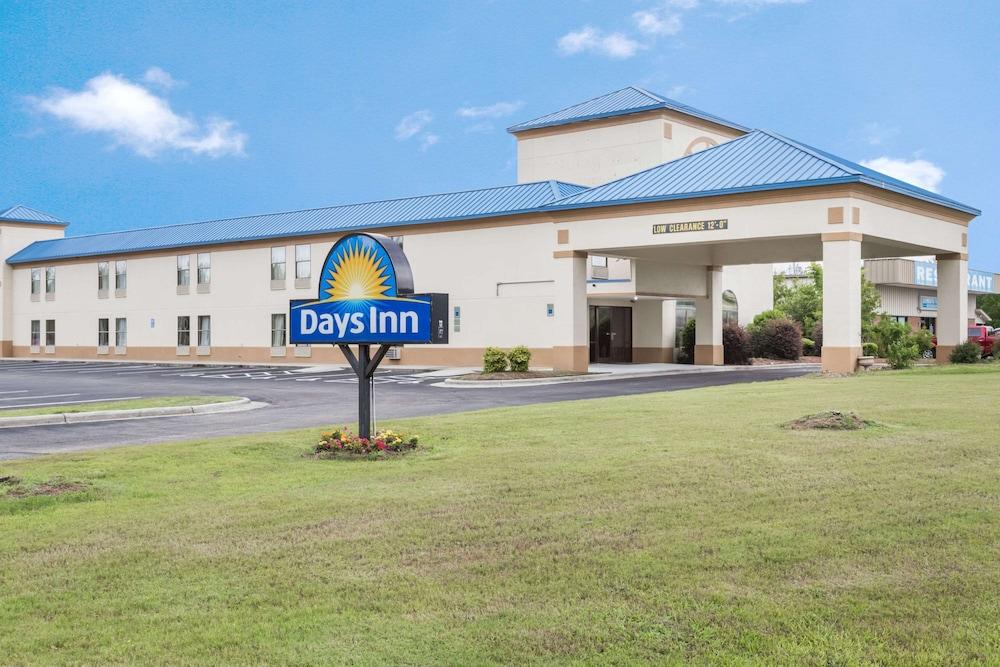 Days Inn by Wyndham Selma — hotel in Selma