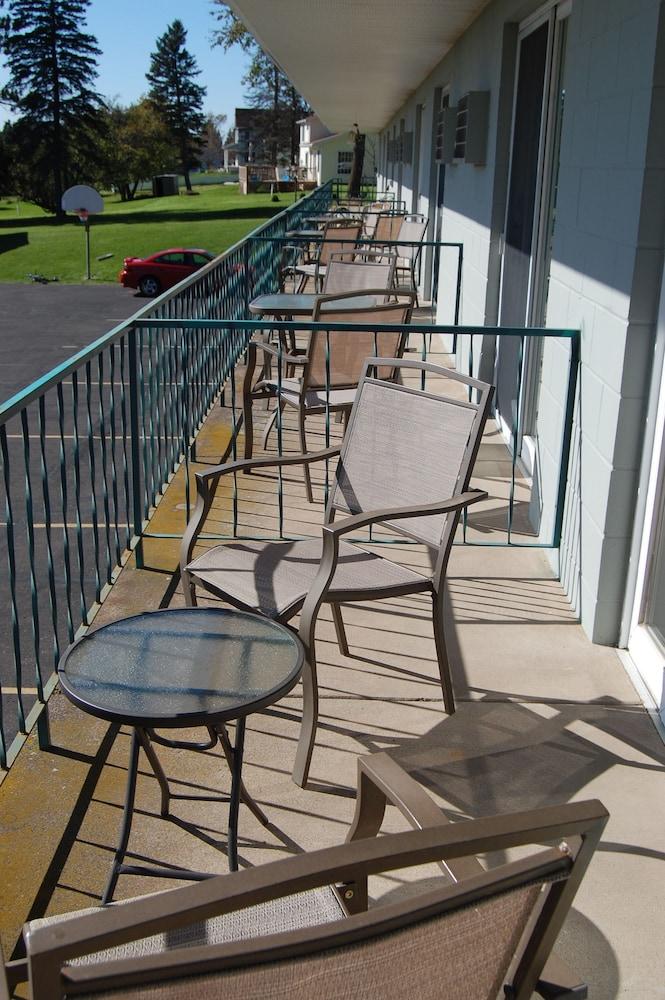 Northwoods Inn LLC photo 4