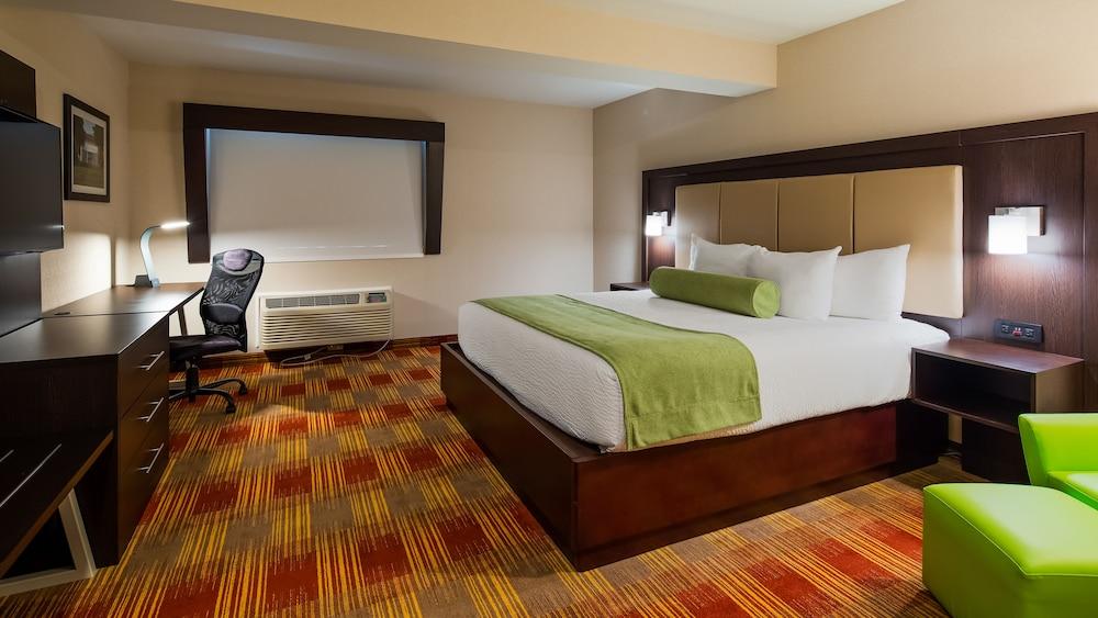 Inn on Storrs photo 13